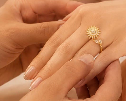 Women’s Gold-Plated Sunflower Crystal Ring